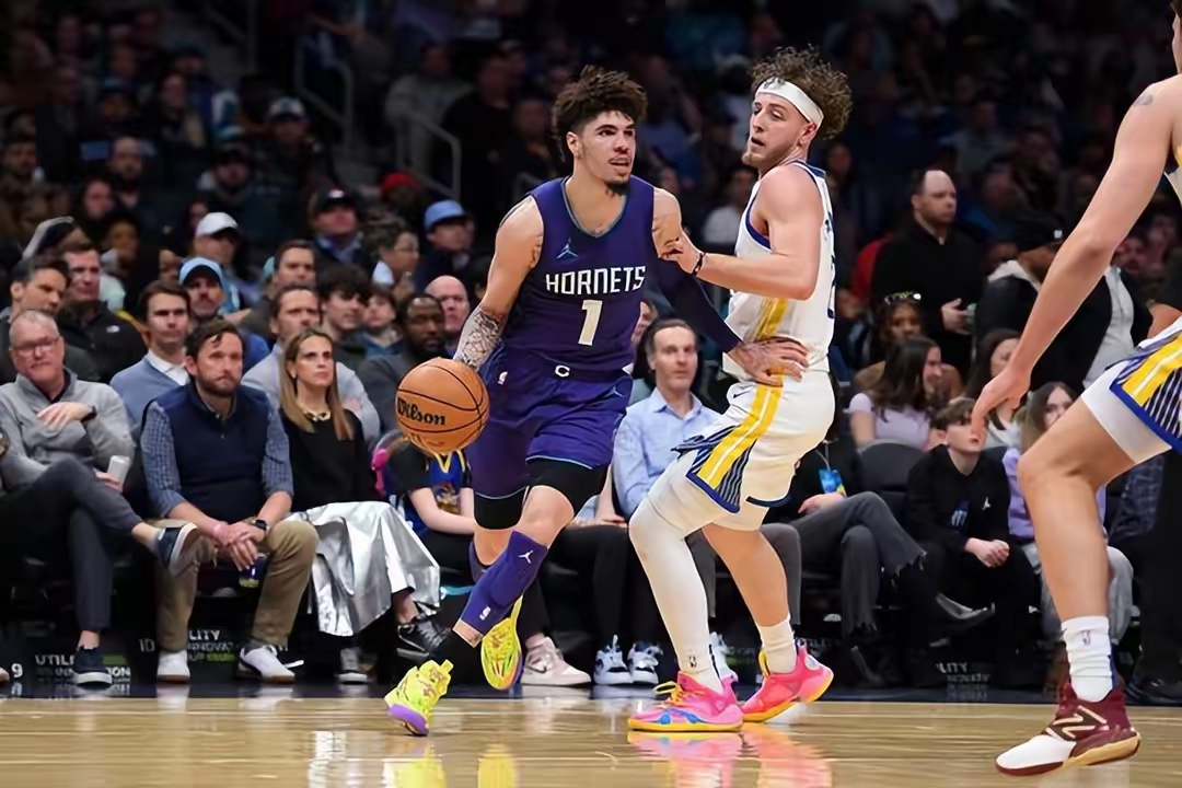 开云体育下载-赛后突围战来临，夏洛特黄蜂围绕德国杯临场应变，底气十足，更衣室氛围转暖-开云体育下载