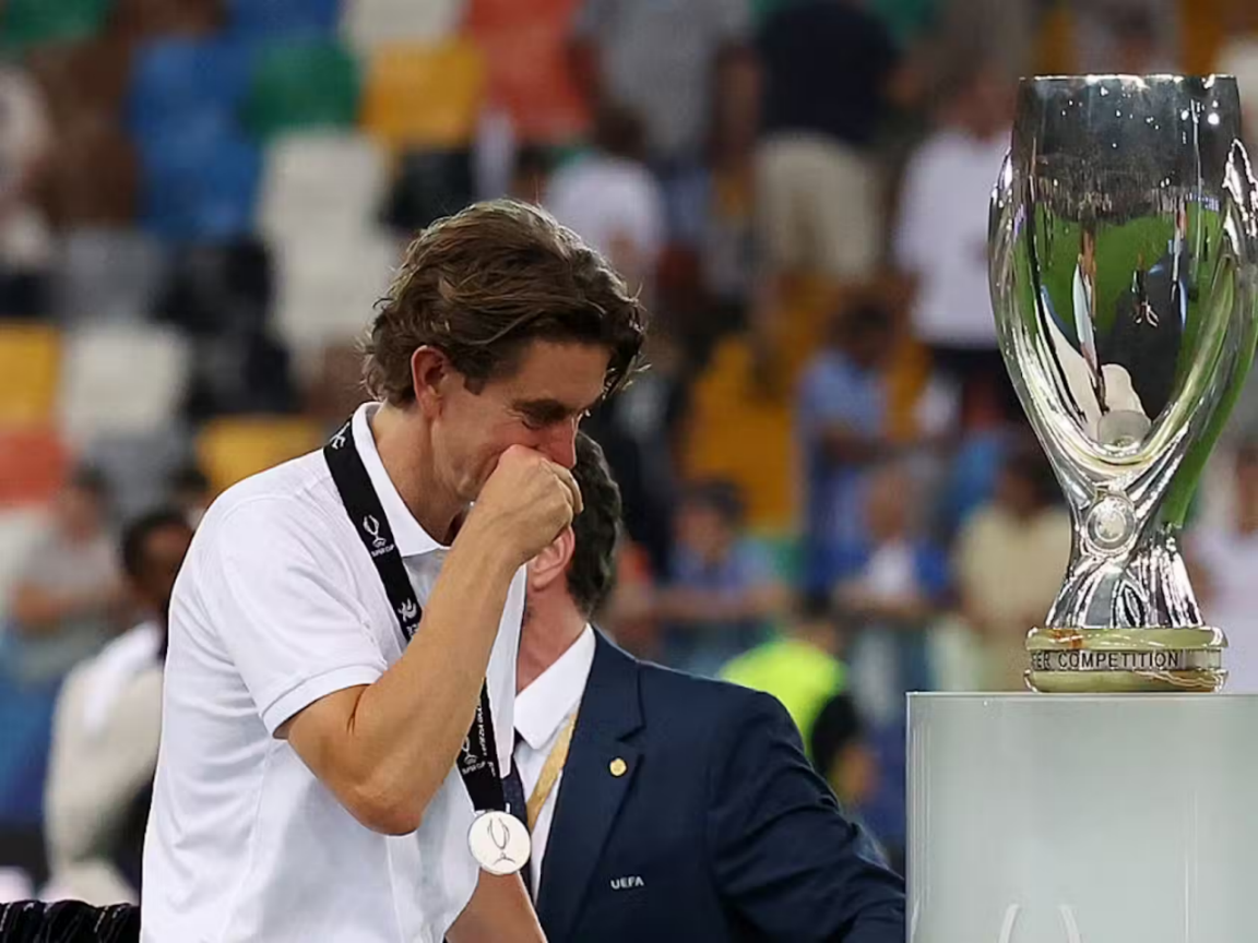 开云APP-包含法兰克福发布备战花絮,清晨遗憾出局,欧超杯任务艰巨,赛程密集仍需轮换的词条-开云APP