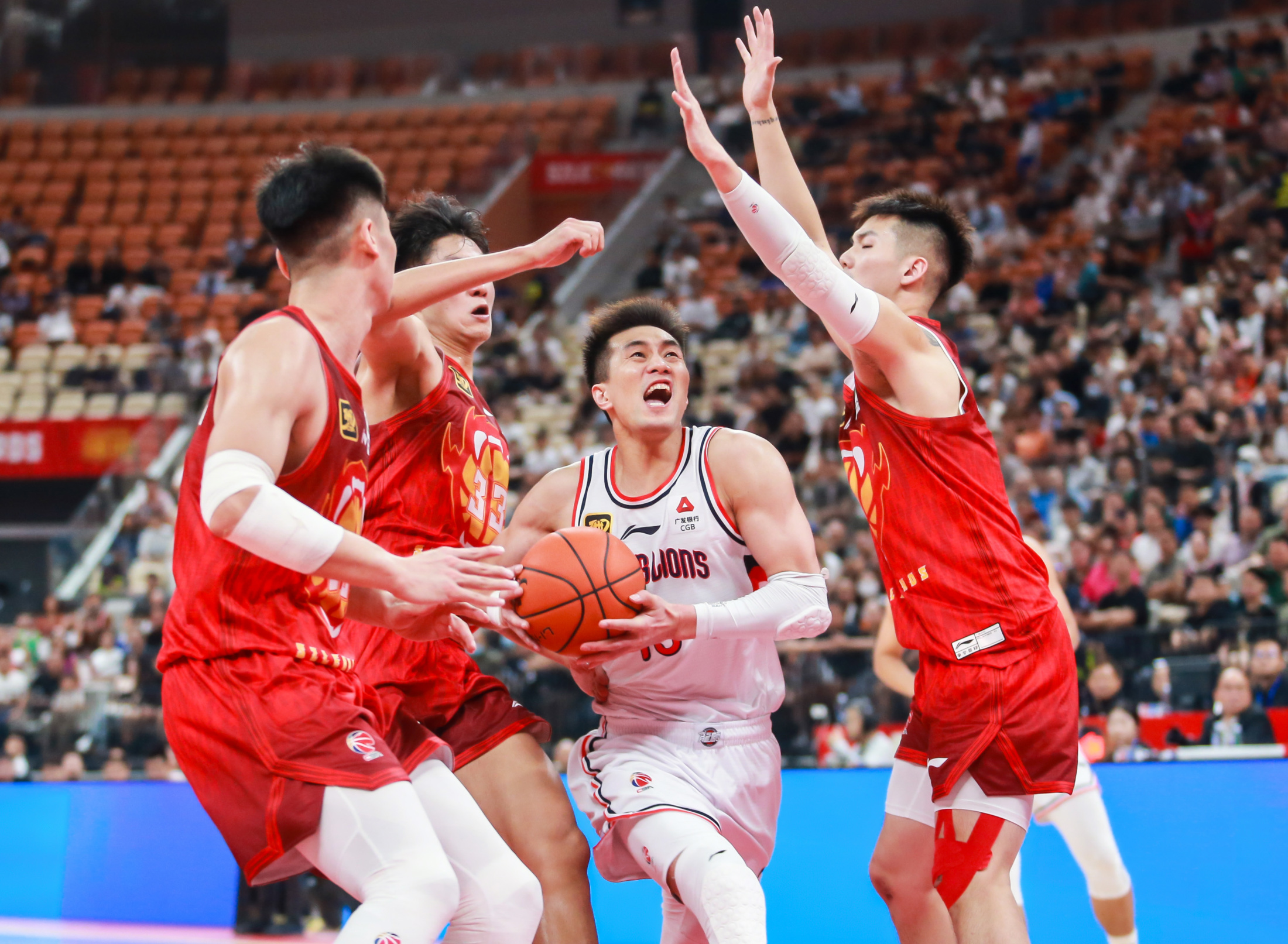 开云-广州队发布备战花絮,今晨止住颓势,法甲任务艰巨,年轻球员得到机会的简单介绍-开云